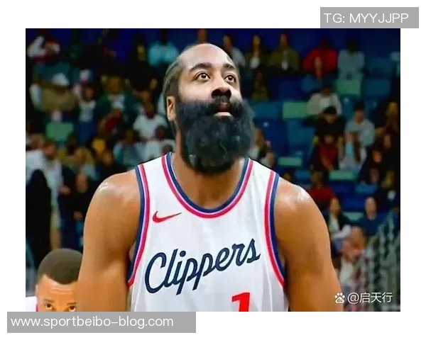 哈登强攻遭重击面部倒地快船紧急暂停比赛引发关注 哈登强攻遭重击面部倒地快船紧急暂停比赛引发关注